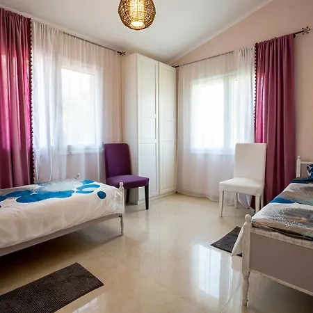 Villa Niki Coral Bay